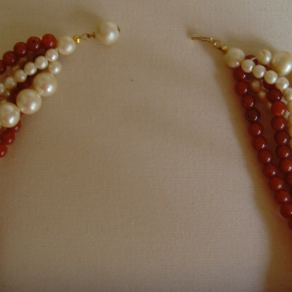 Simulated Pearl/Carnelian-Like Stone Necklace - Picture 7 of 7